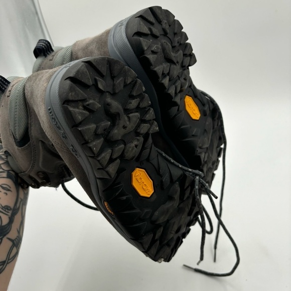 L.L. Bean Men’s 7 Winter Vibram 200 Gram Primaloft Snow Boots - Picture 3 of 7